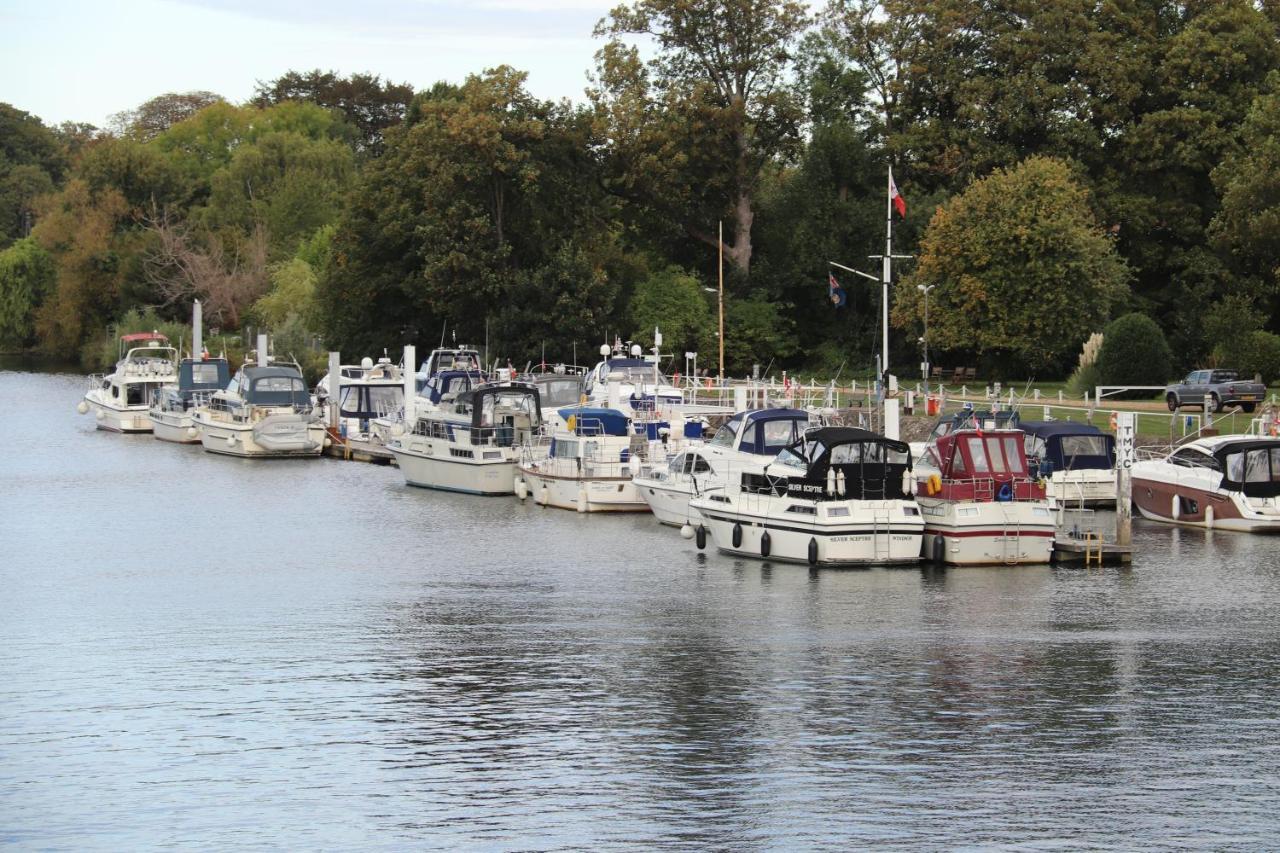 Hampton Court - The Kings Rest Διαμέρισμα Molesey Εξωτερικό φωτογραφία