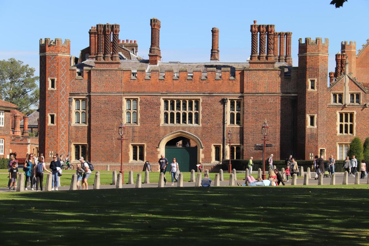 Hampton Court - The Kings Rest Διαμέρισμα Molesey Εξωτερικό φωτογραφία