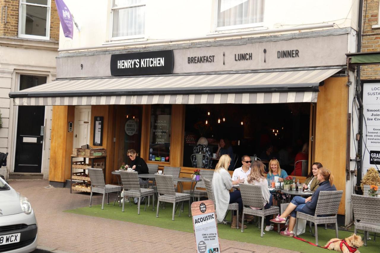 Hampton Court - The Kings Rest Διαμέρισμα Molesey Εξωτερικό φωτογραφία